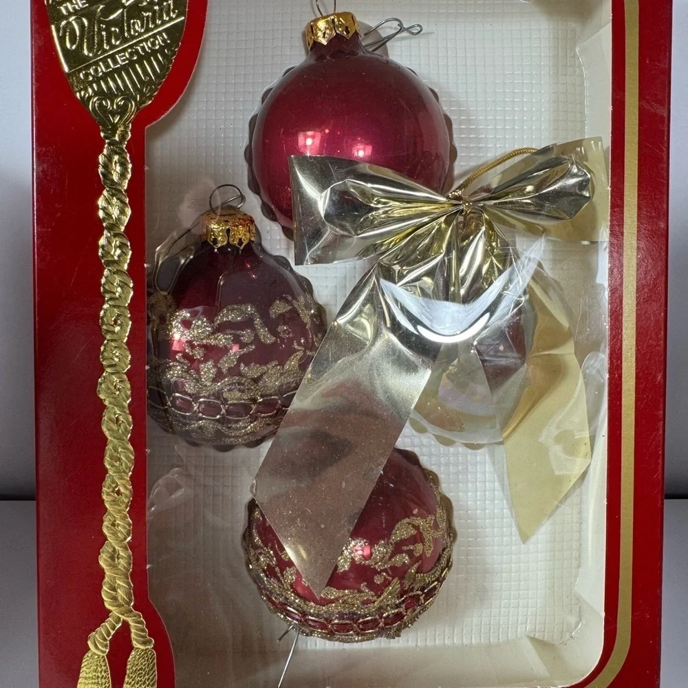 VTG Victoria Collection Embellished Red Gold Christmas Glass Balls Ornaments